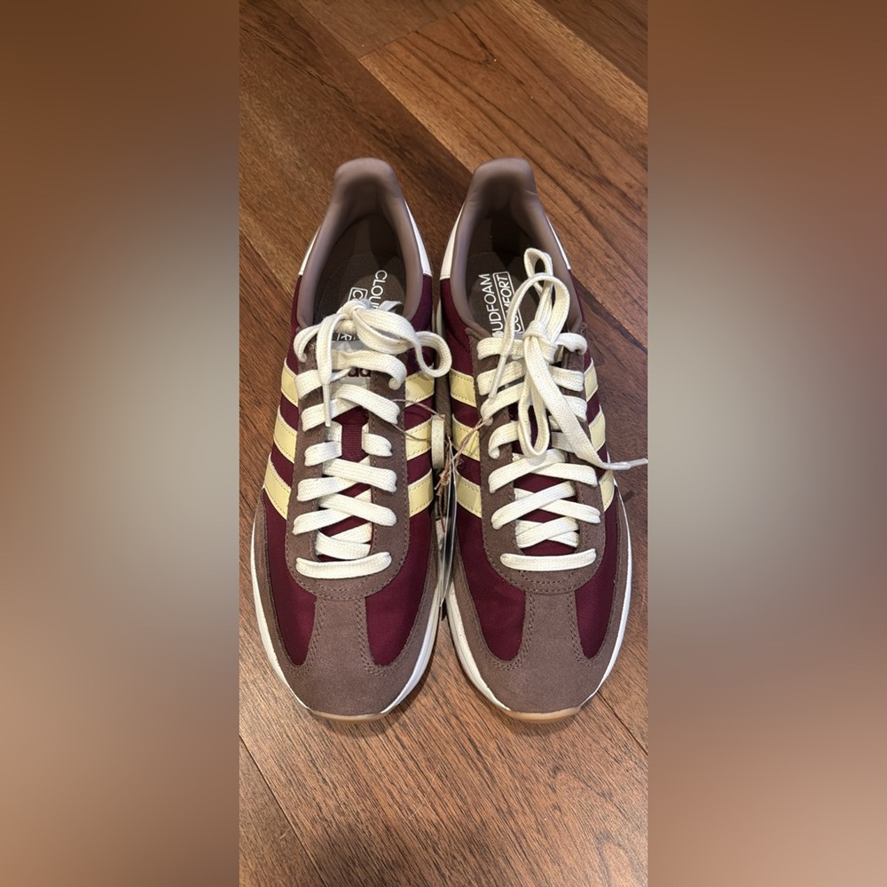 Adidas Cloud Foam women's 9
